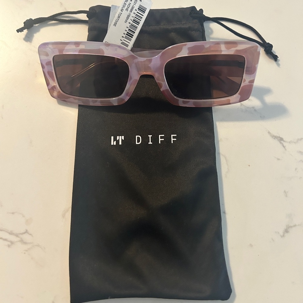 DIFF 53mm Rectangle Sunglasses – Pink Tortoise w/… - image 9